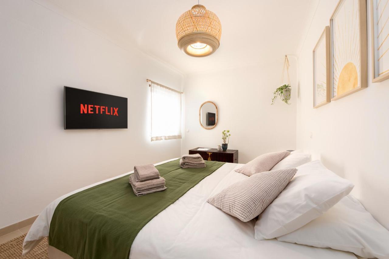 Double or Twin Room with Shared Bathroom,1104460131:JPEG