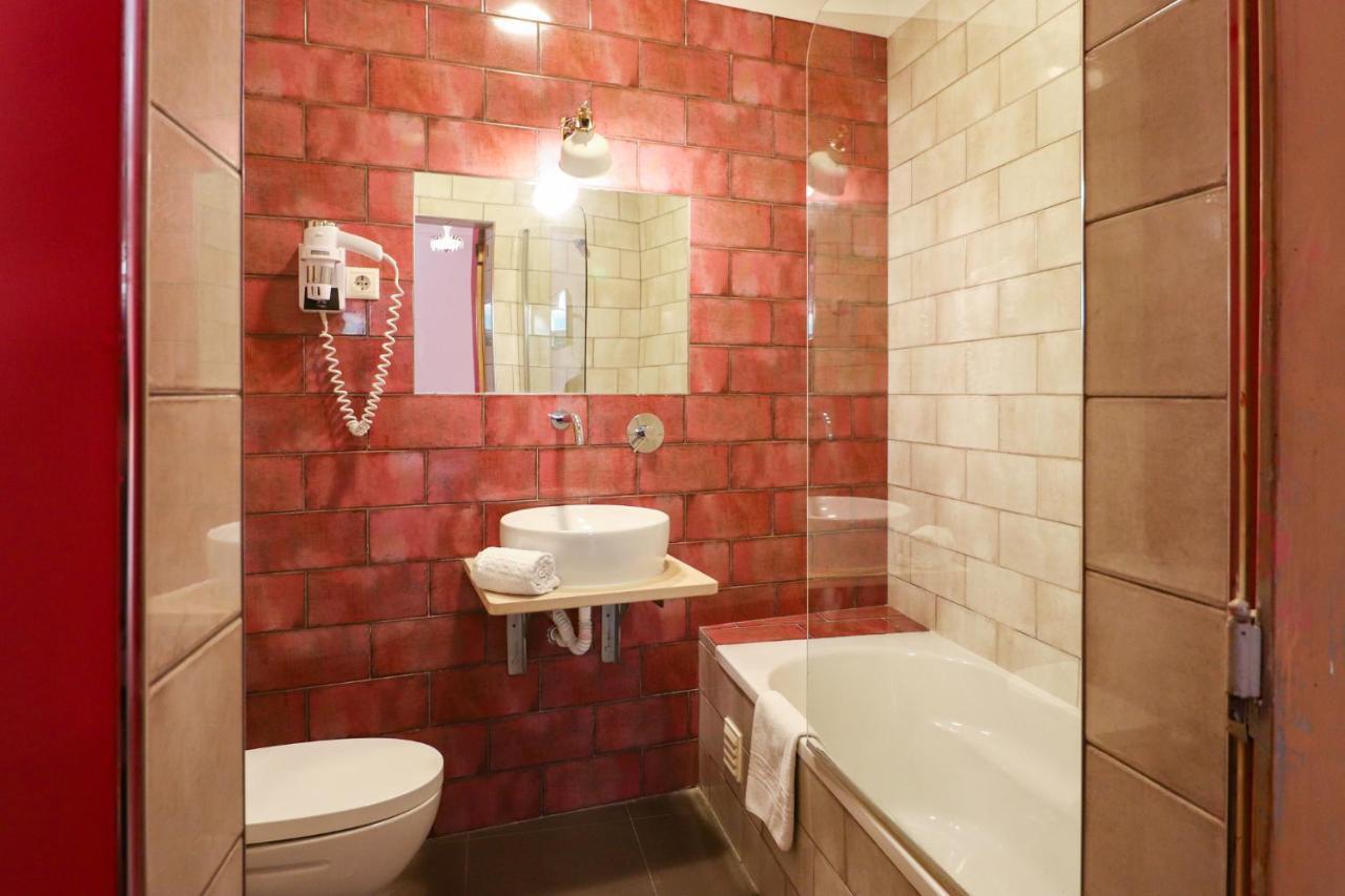 Double Room,1193198689:JPEG