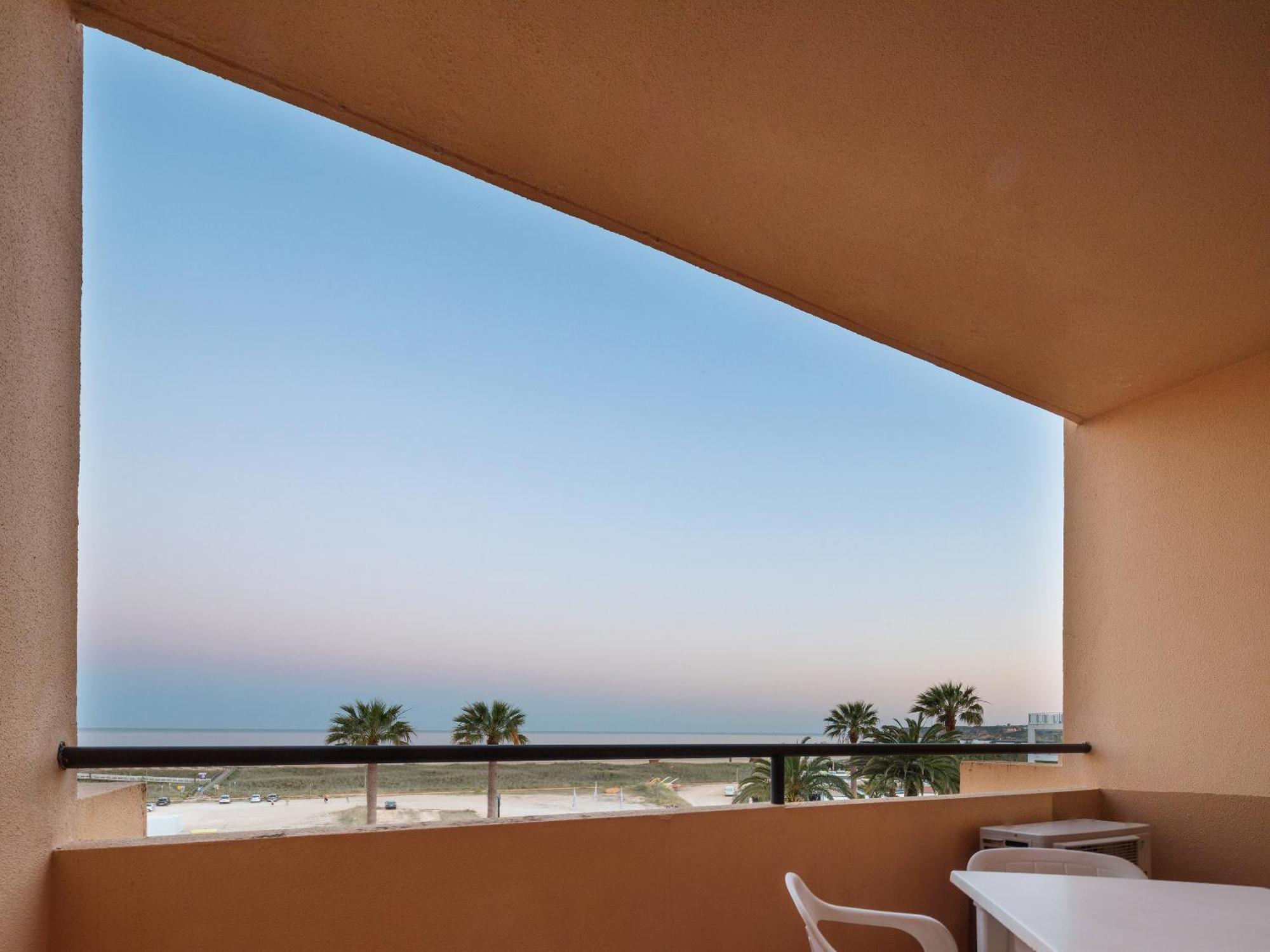 Studio with Sea View (2 Adults + 2 Children),1433117458:JPEG