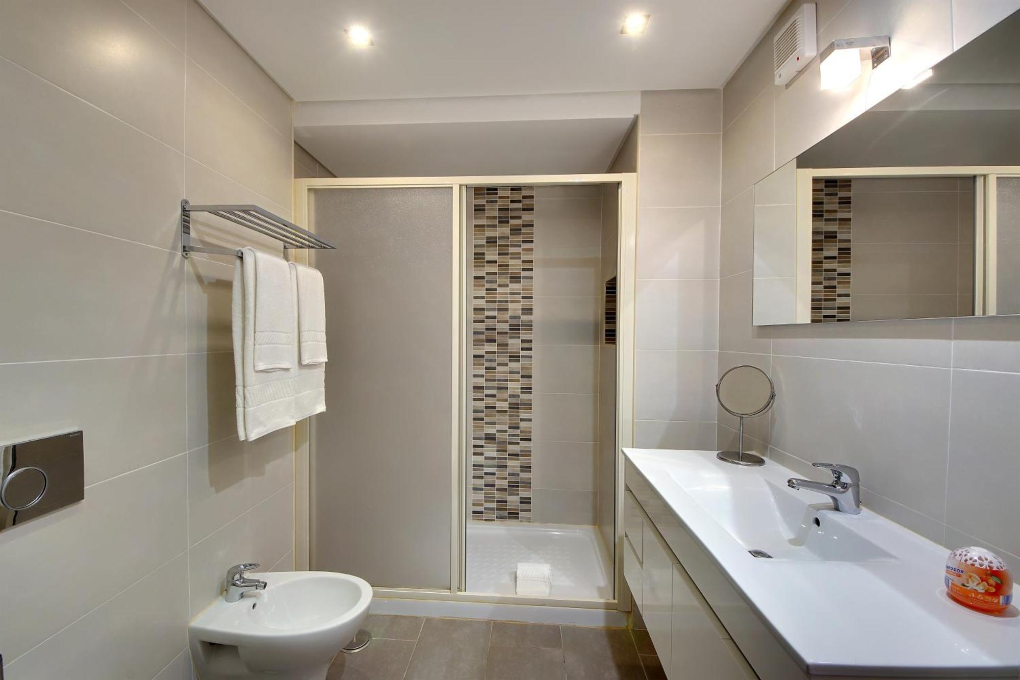 Studio,1209182236:JPEG