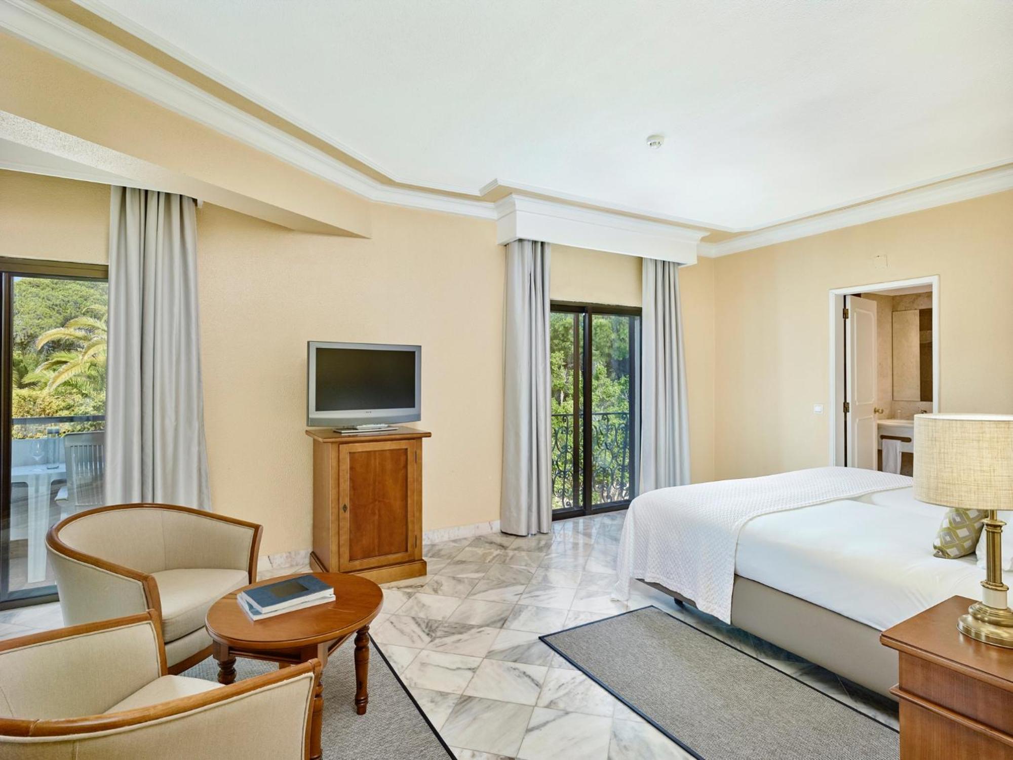 Standard Double or Twin Room,1274275660:JPEG