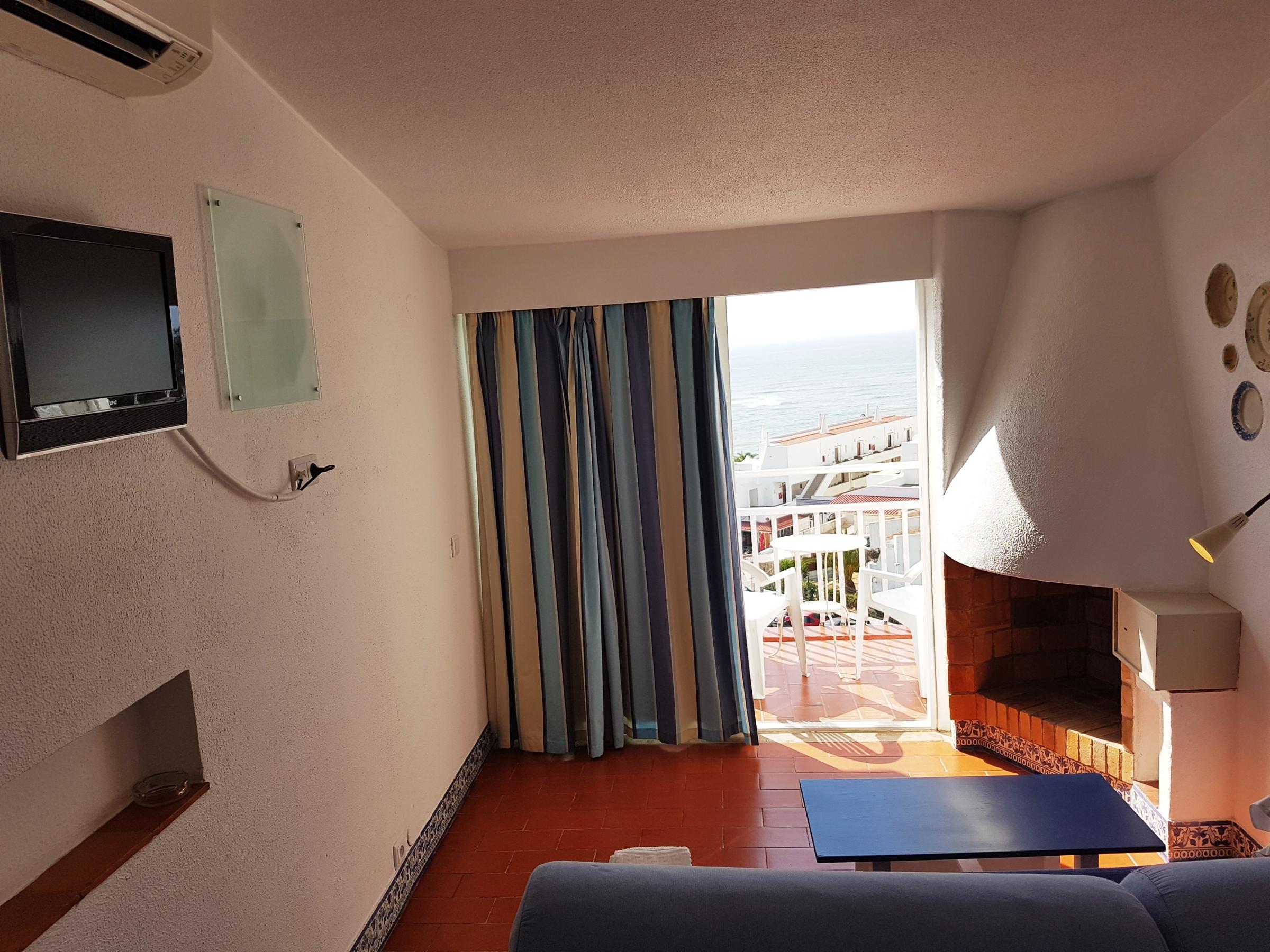One-Bedroom Apartment with Sea View,1274404390:JPEG