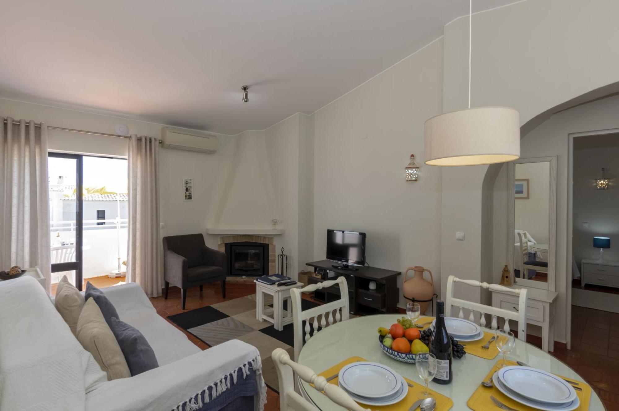 One-Bedroom Apartment with Garden View,1274509360:JPEG