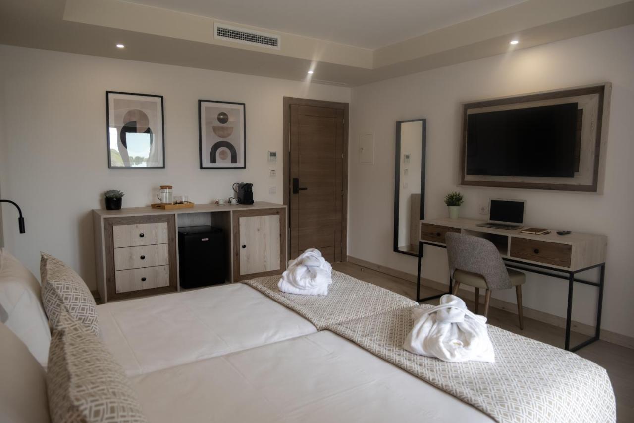 Standard Double or Twin Room Balcony