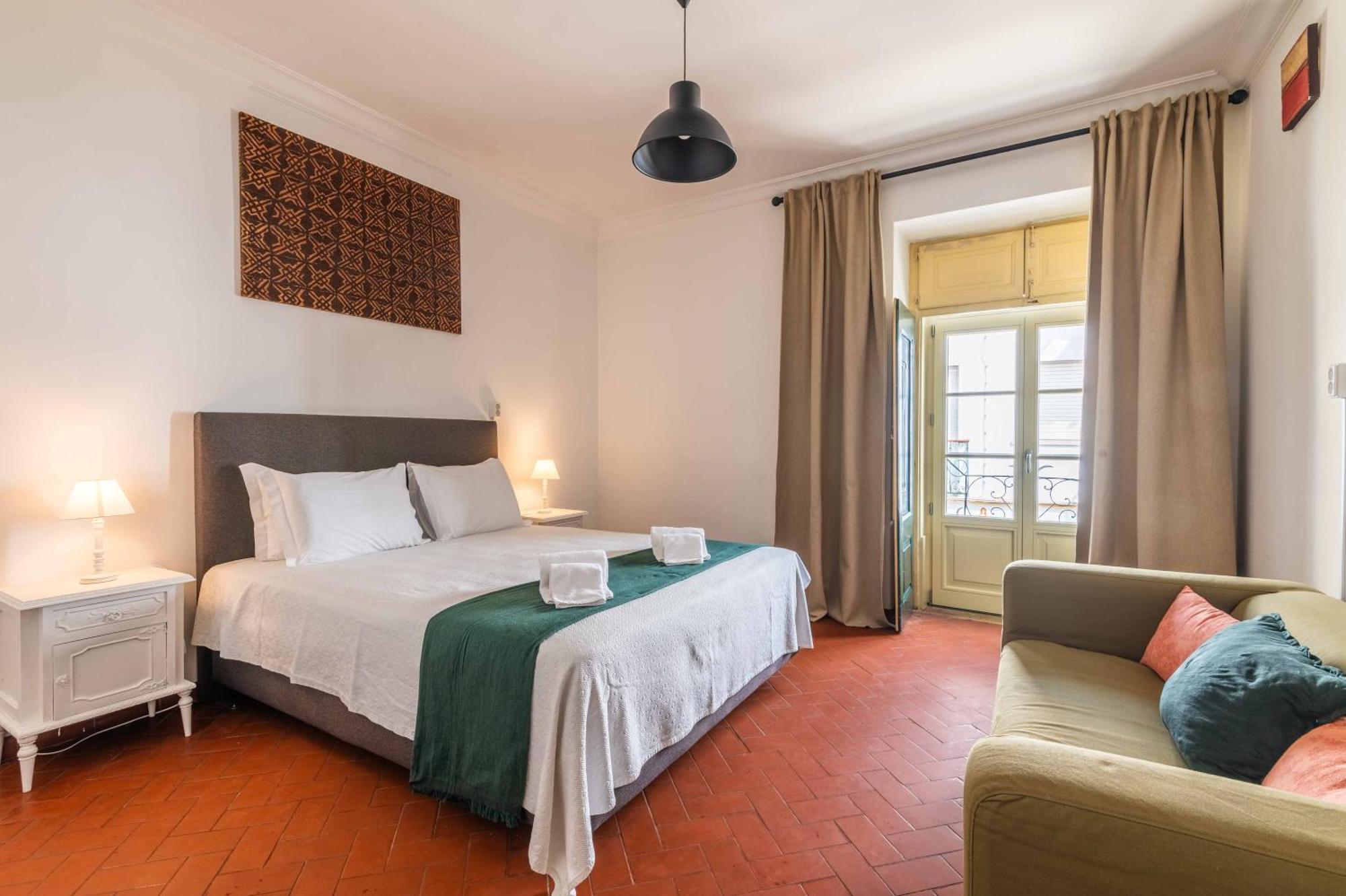 Deluxe Double Room with Balcony,1502323855:JPEG