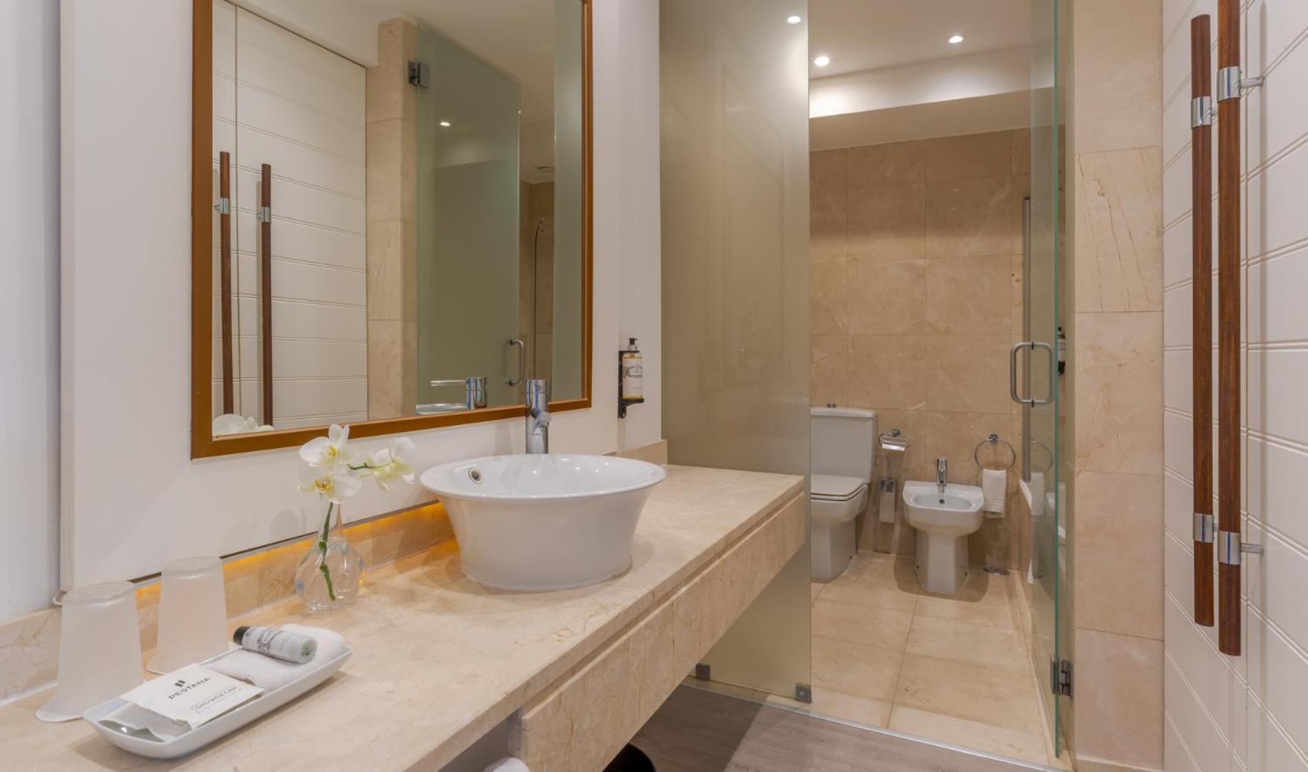 Superior Double or Twin Room,1516451851:JPEG