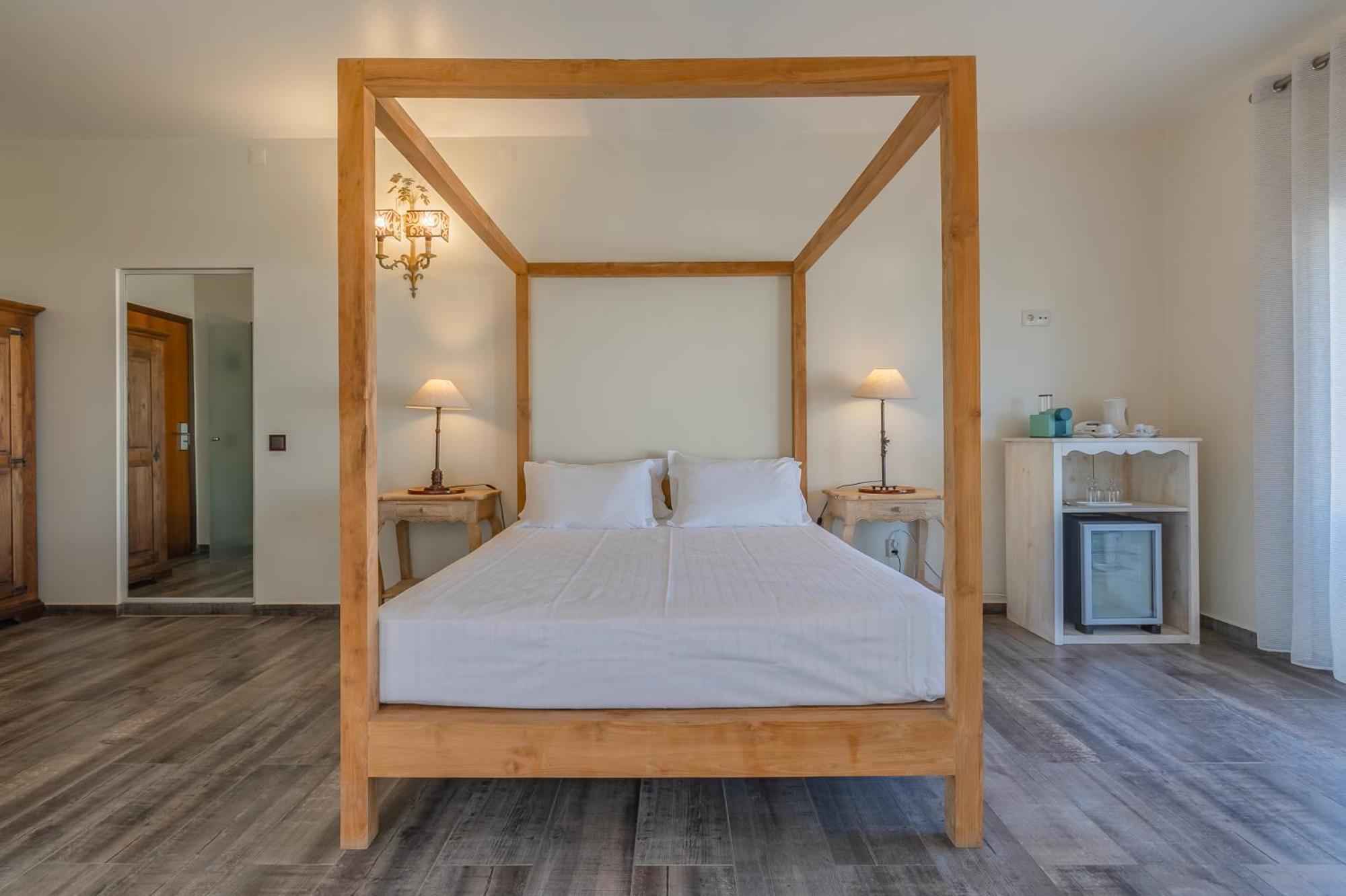 Suite with Terrace,1536921979:JPEG