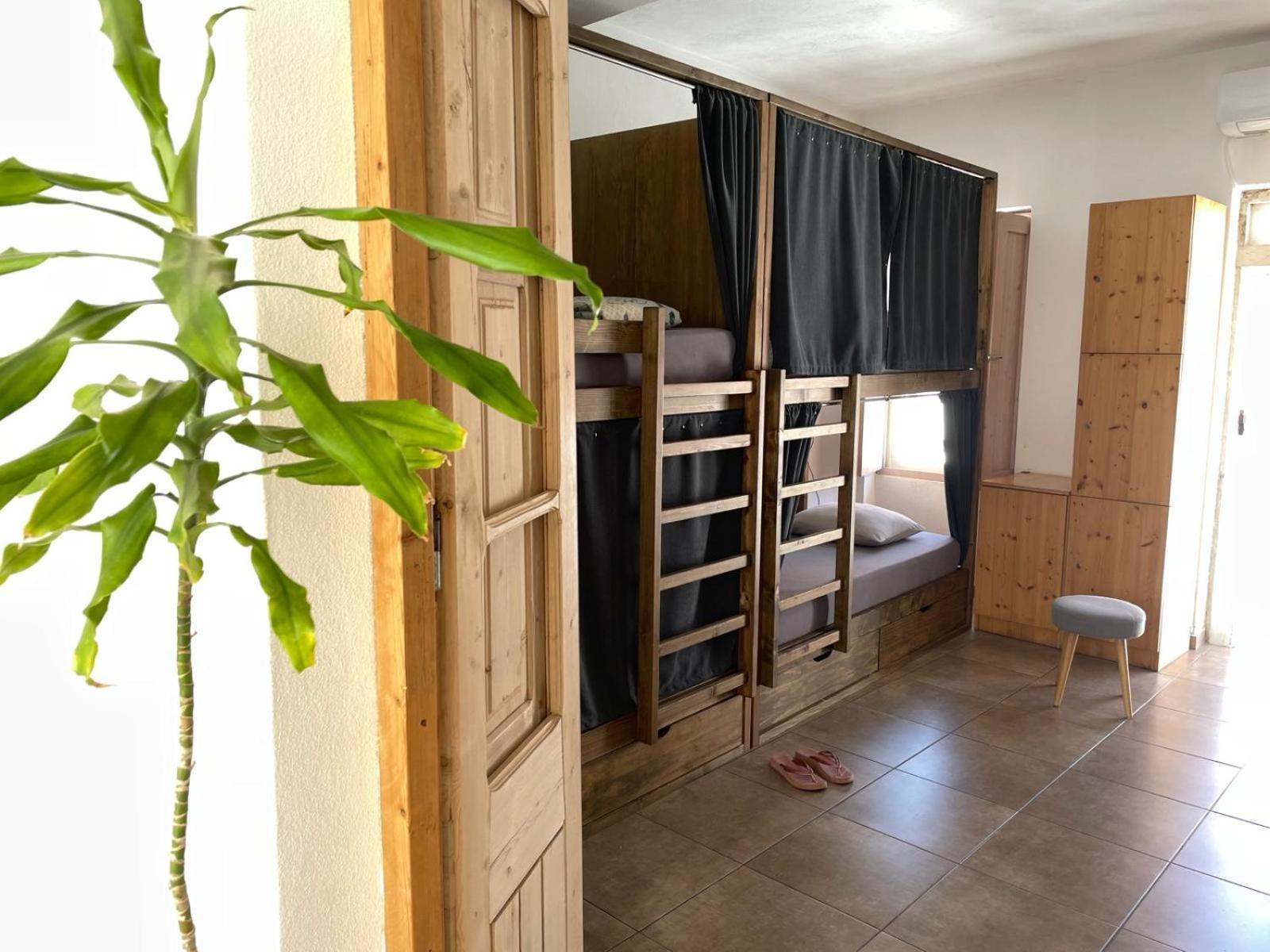 Bed 8-Bed Mixed Dormitory Room