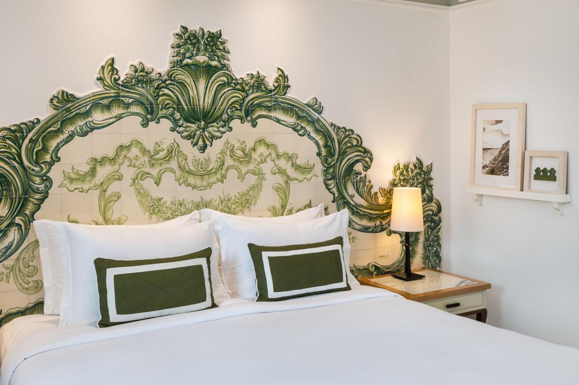 Junior Queen Suite with Balcony and Resort View,1625478348:JPEG