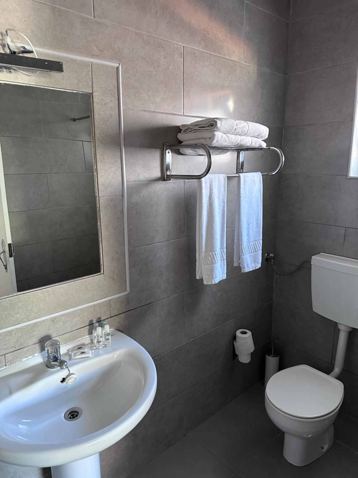 Twin Room with Private Bathroom,1634485667:JPEG