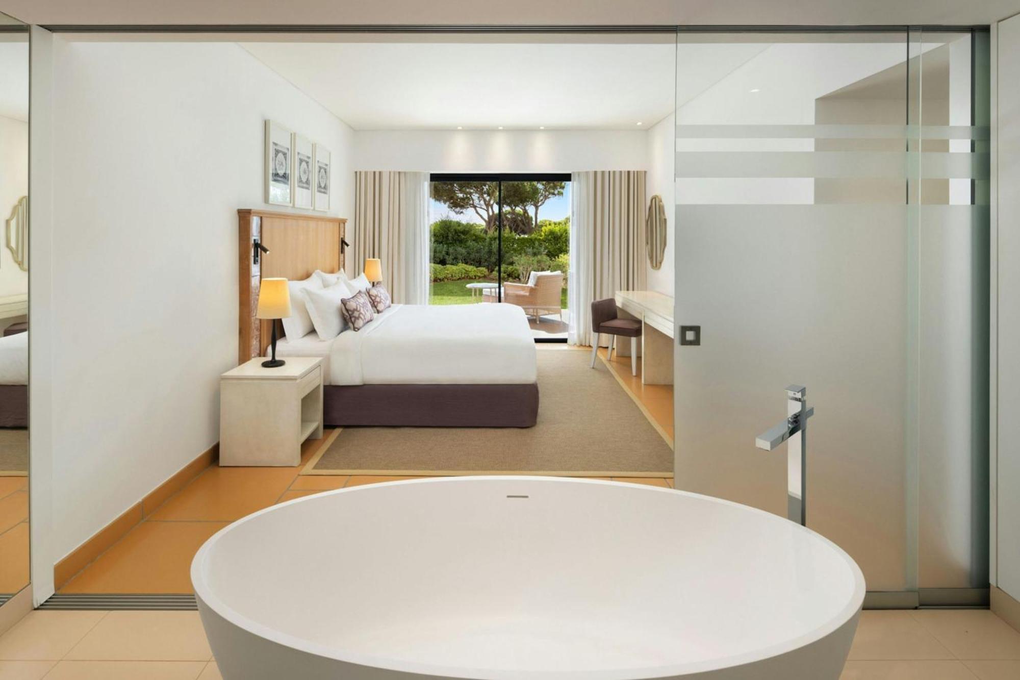 One Bedroom Ocean Suite Garden Access