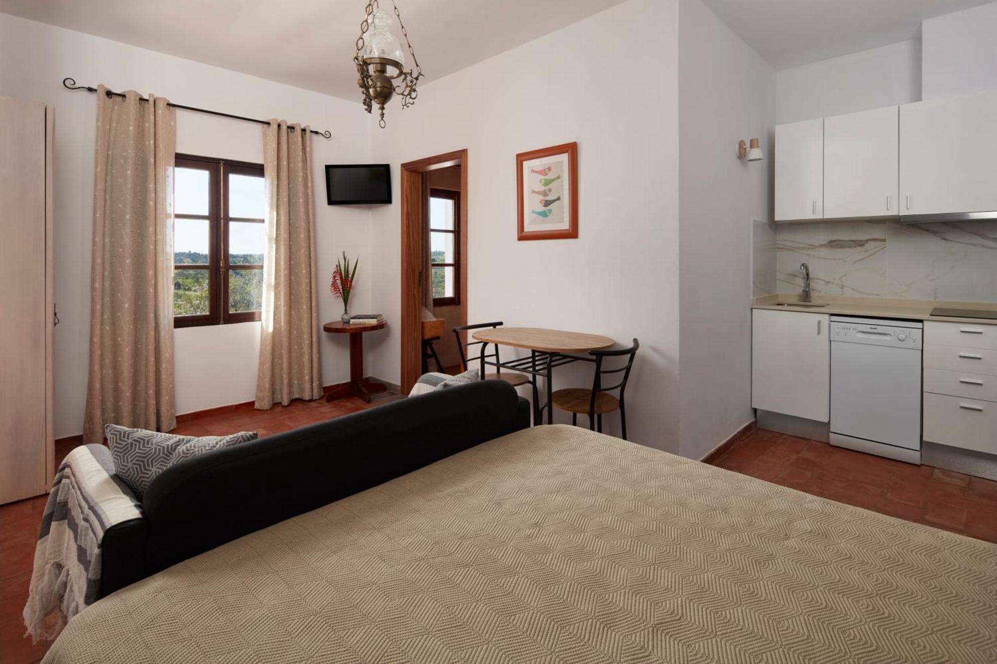 Studio,1649045011:JPEG