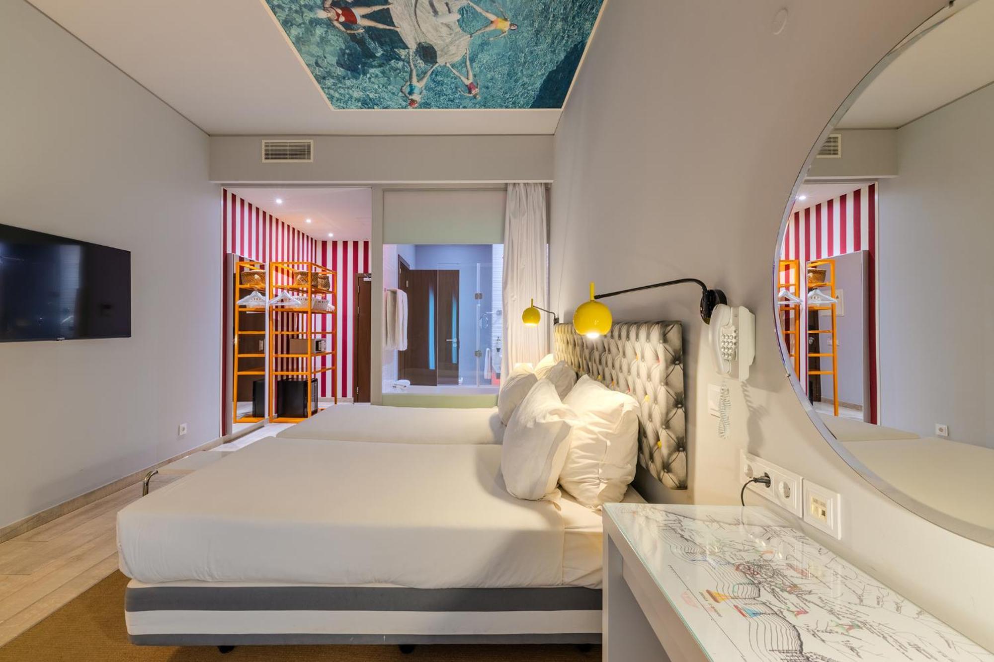 Superior Double or Twin Room with Pool View,1742959076:JPEG