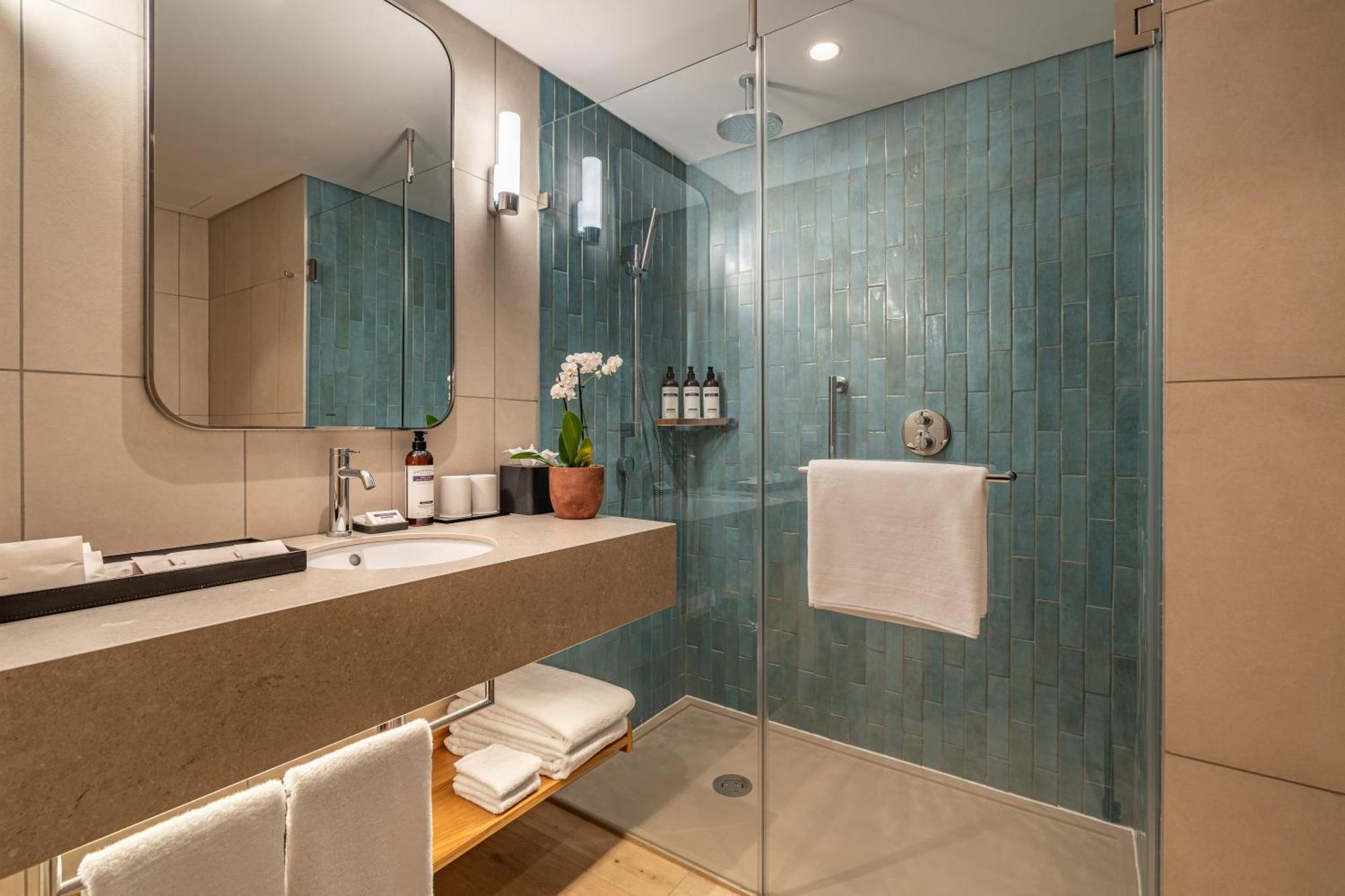 King Room with Sofa Bed,1746828267:JPEG