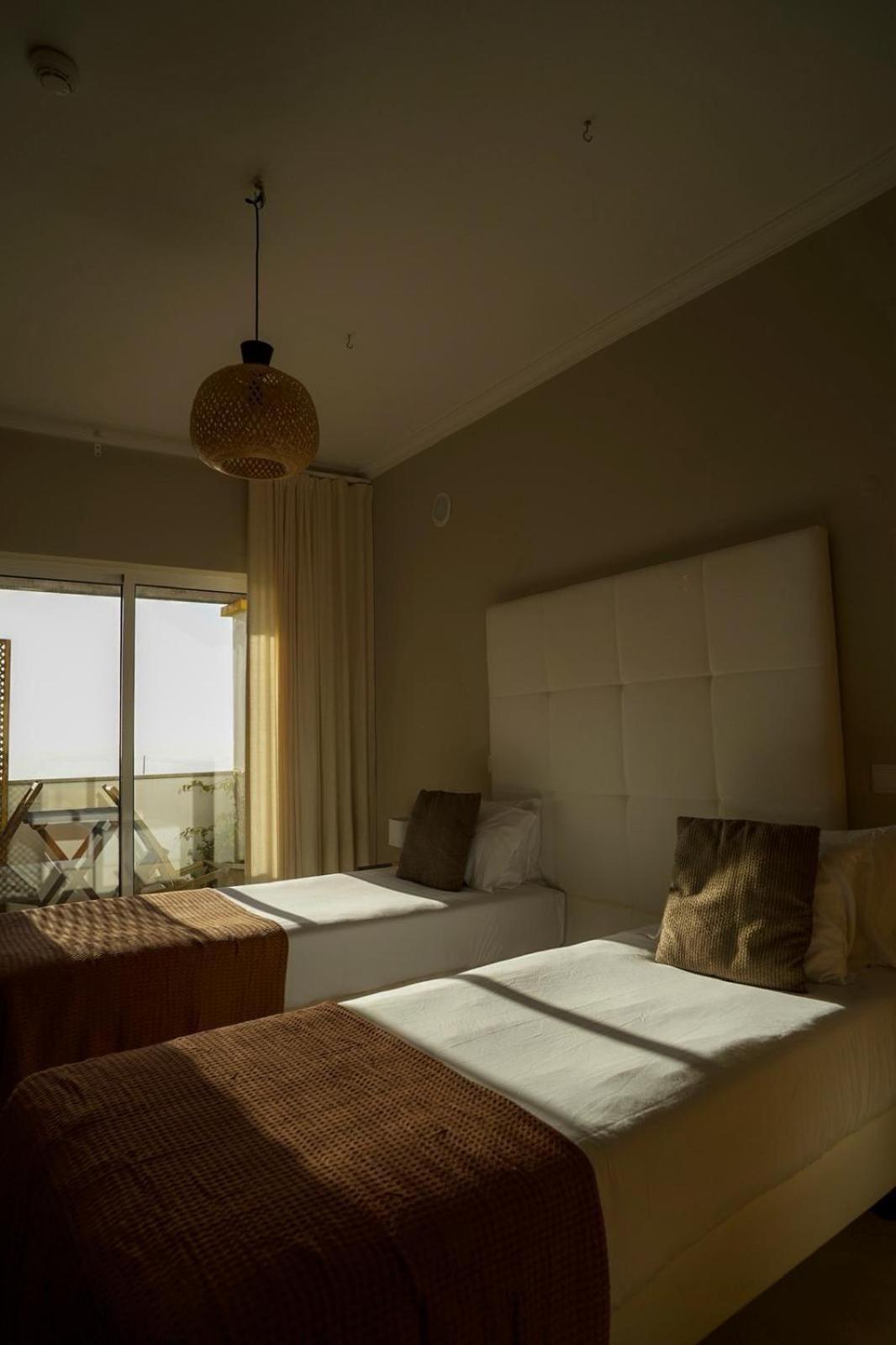 Tweepersoonskamer met Balkon en Uitzicht op Zee