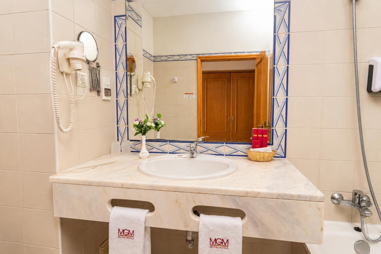 Standard Twin Room (2 Adults)