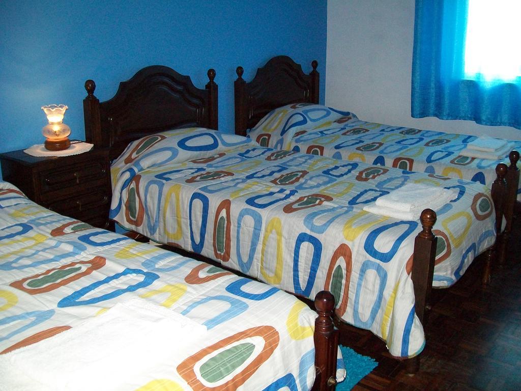 Quarto Triplo Econômico com Banheiro Compartilhado