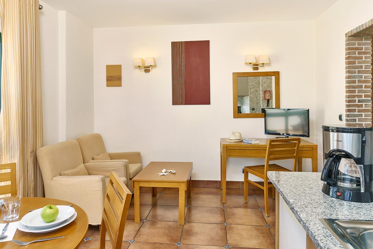 Superior One-Bedroom Apartment,511697607:JPEG