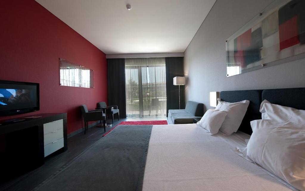 Family Room,62102764:JPEG