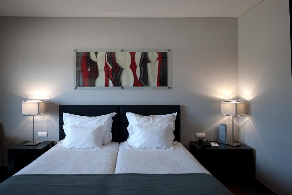 Twin Room with Extra Bed and Sea View (2 Adults + 1 Child),62102794:JPEG