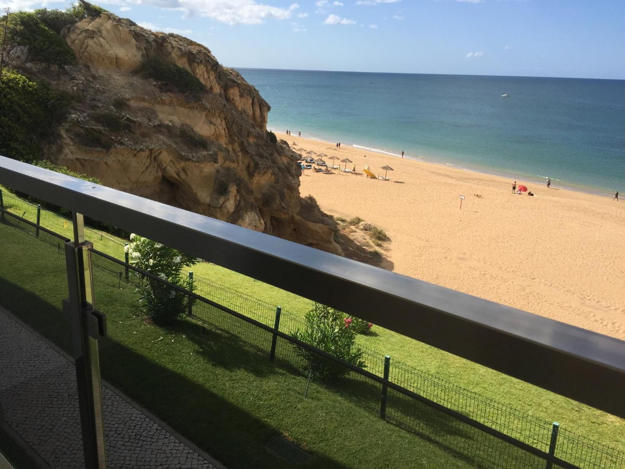 Twin Room with Beach View,703718506:JPEG