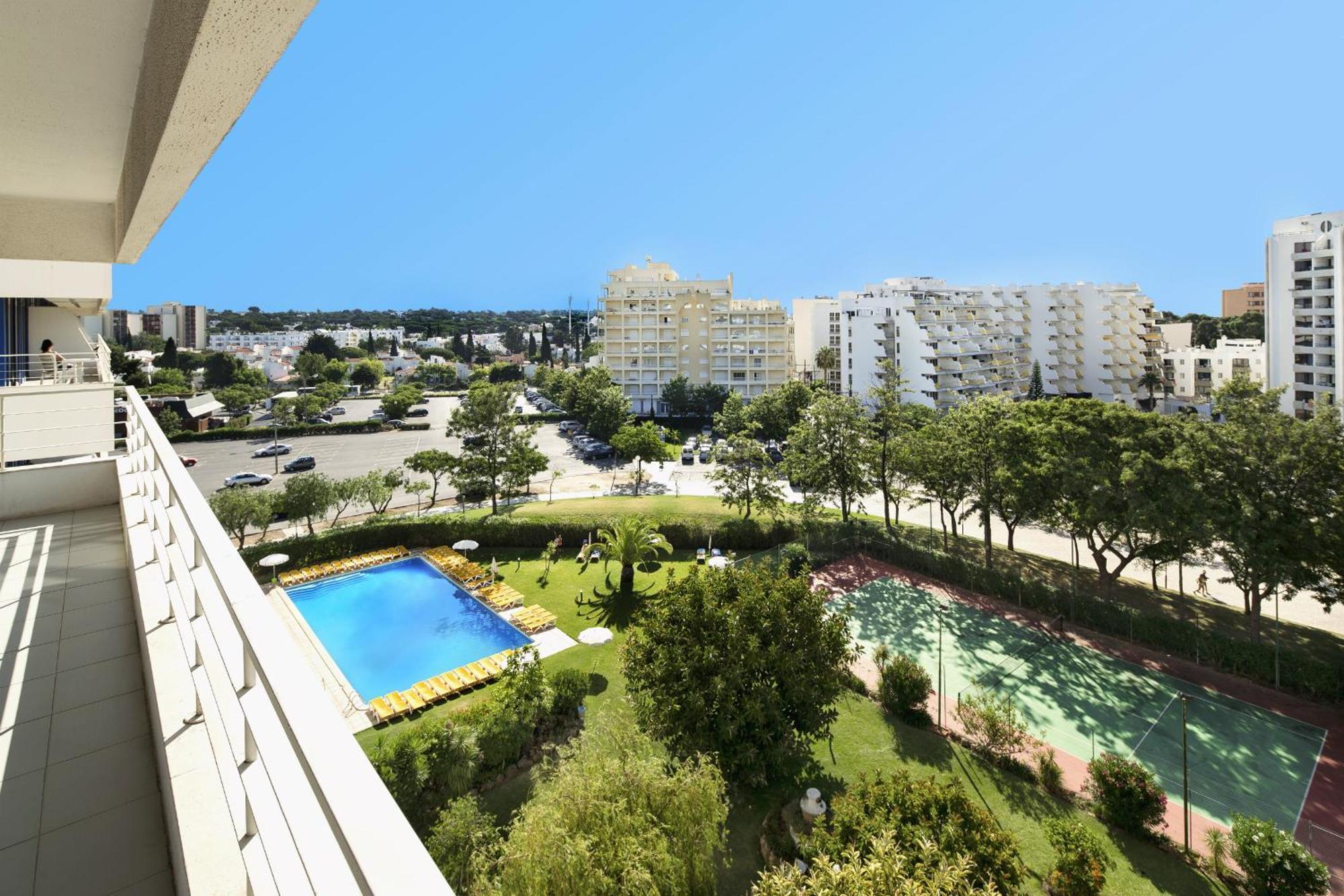 One-Bedroom Apartment with Balcony