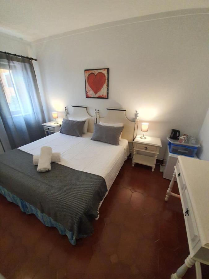 Economy Double Room with Shared Exterior Bathroom,979794784:JPEG