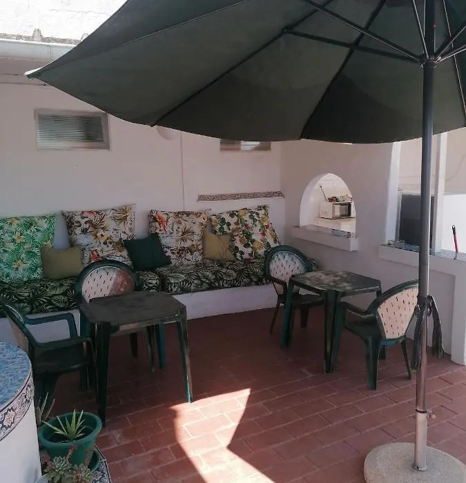 Iguana Guesthouse-1