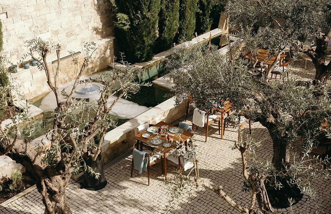 Eleven, Boutique Luxury House & Garden-1
