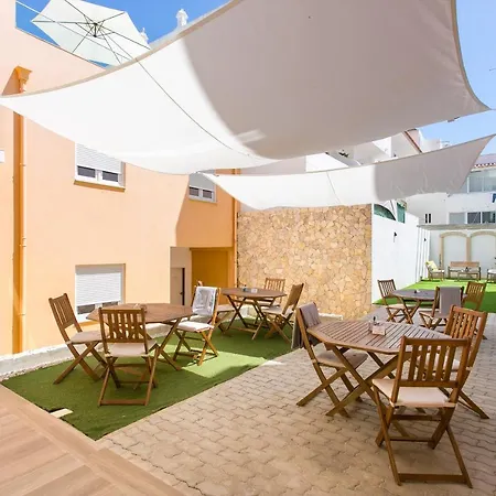 Casa Amarela Guesthouse-2