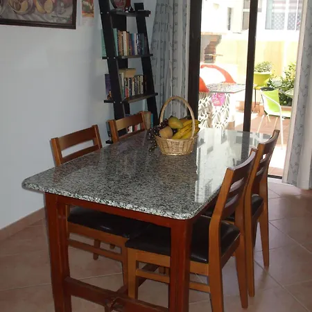 Dinas Guesthouse-3