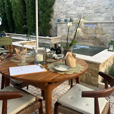 Eleven, Boutique Luxury House & Garden-2