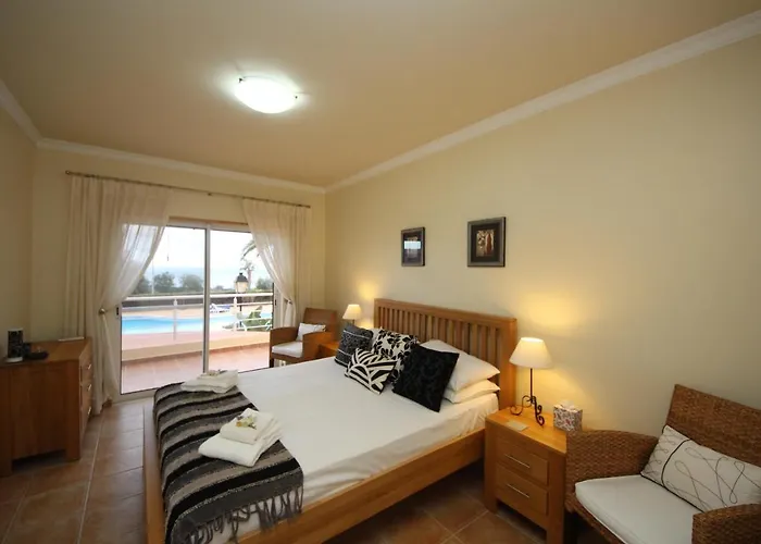 Acácias, spacious apartment with sea view