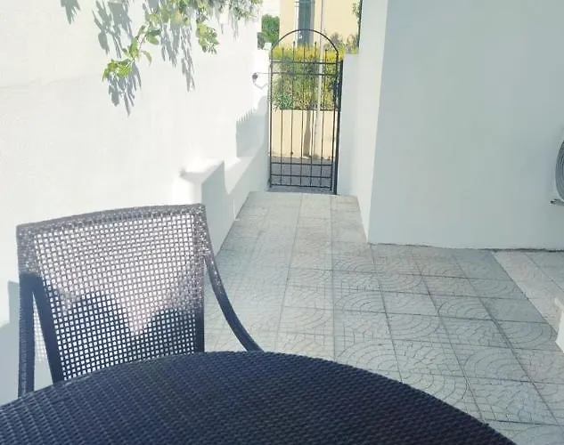 Moradia Geminada V0 - Localizacao Central - Privada