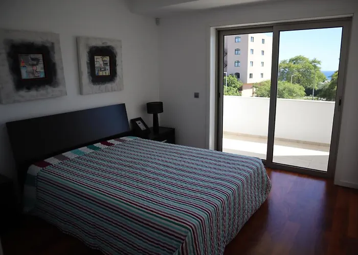 Villa Dos Salgados - Beachfront, 6 Golf Courses, 6Bdr