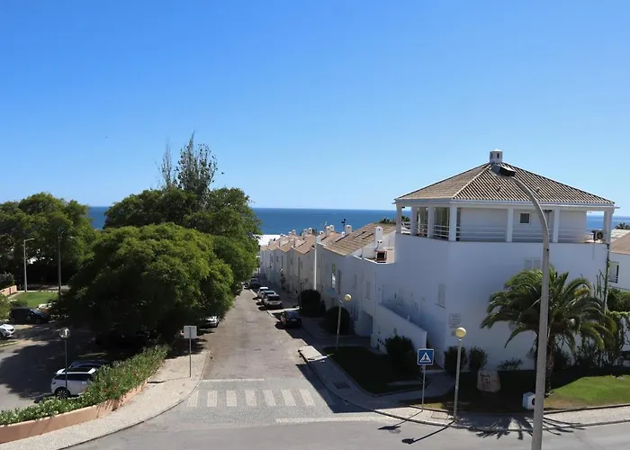 Villa Dos Salgados - Beachfront, 6 Golf Courses, 6Bdr