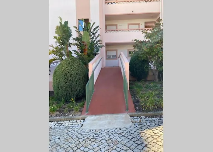 Lovely 2 Bedroom Apartment Including Pool, Stunning Ocean Views & Beach Closeby