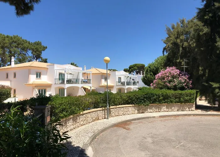 Algarve Albufeira, Quiet Apart With Pool At 10 Mn Walk From Praia Da Falesia