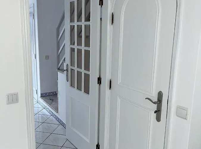 Relaxing 2 Bedroom House 5 Minutes Away From Vilamoura Marina