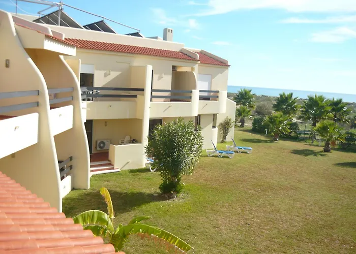 Praia Da Lota Resort - Beachfront Hotel