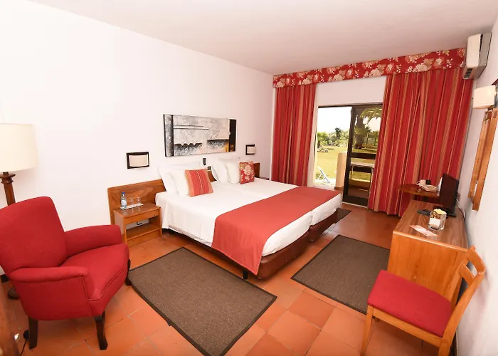 Praia Da Lota Resort - Beachfront Hotel