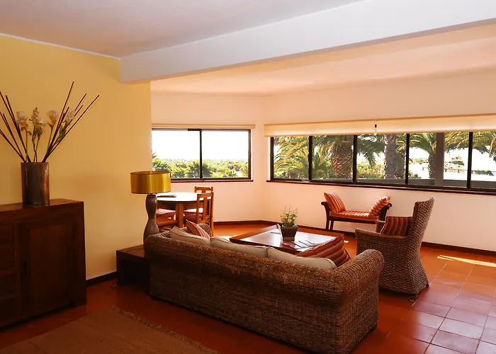 Praia Da Lota Resort - Beachfront Hotel