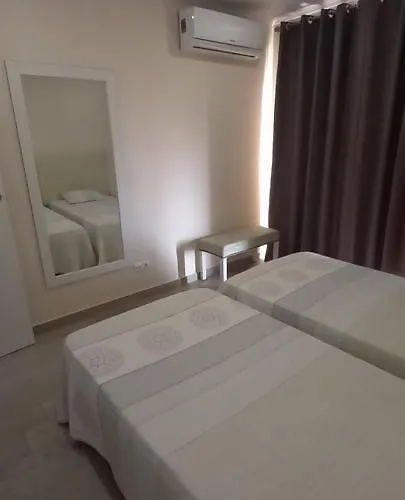 Rocha Apartment 1016