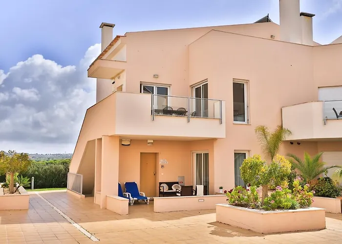Casa Laranja, Aromas Burgau