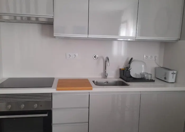 Cristal House 250 Meters From Monte Gordo Beach