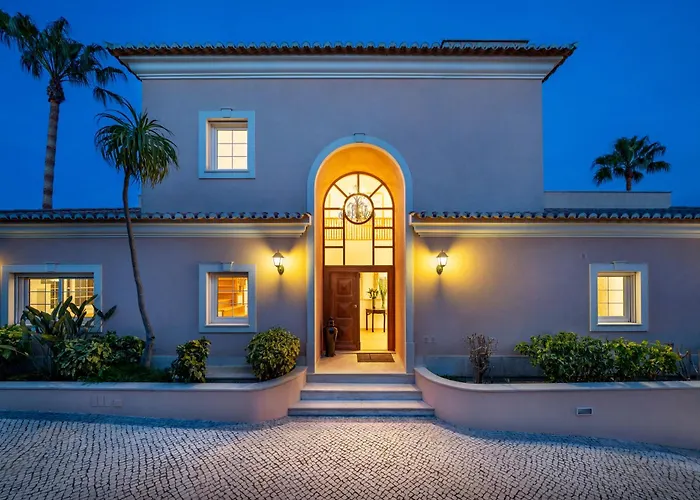 Extraordinary Villa On An Elevated Position In Quinta Do Lago