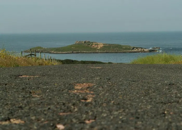 Parque De Campismo Da Ilha Do Pessegueiro