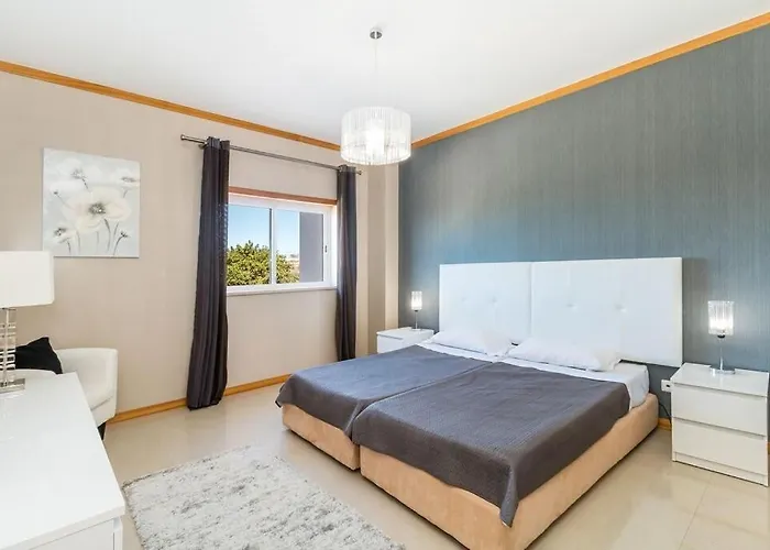 Fantastic Townhouse With Pool And Sea Views