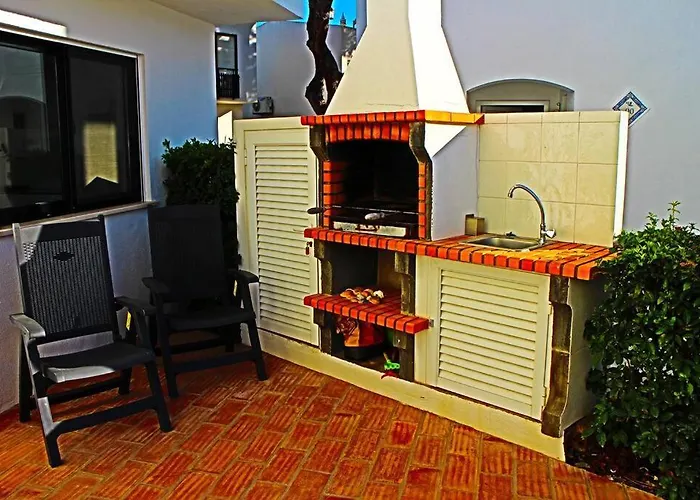Stunning 3 Bed Villa In Vale Do Lobo With Resort Membership 3 Mins From Beach And Golf
