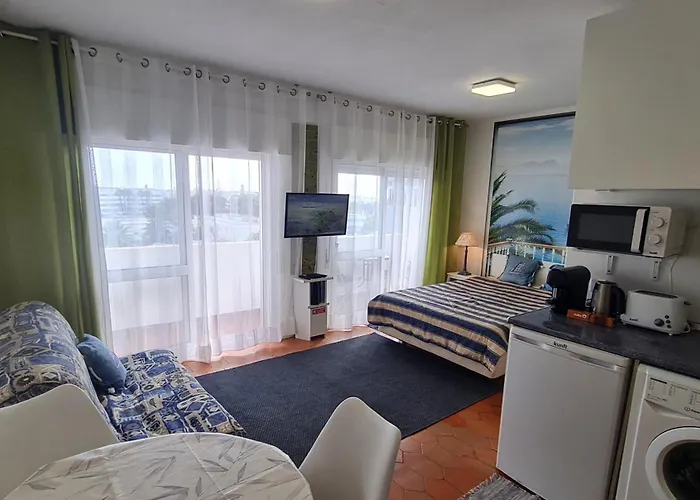 Musa Mar Studio With Balcony Panoramic View In The Residential Area